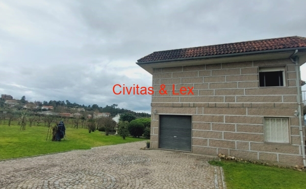 VENTA CHALET EN OURENSE